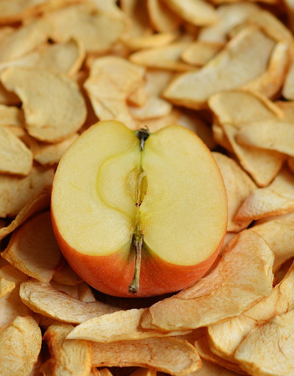 4 совета, как правильно хранить сушеные яблоки в домашних условиях