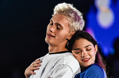 Даня Милохин и Евгения Медведева поцеловались в новом номере на «Ледниковом периоде»