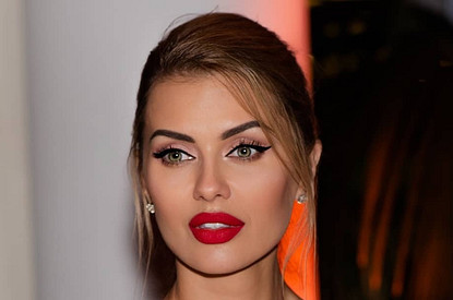 «Пинкиш, но не рэдиш»: Виктория Боня насмешила своим знанием английского в ресторане (видео)