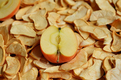 4 совета, как правильно хранить сушеные яблоки в домашних условиях