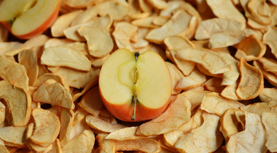 4 совета, как правильно хранить сушеные яблоки в домашних условиях