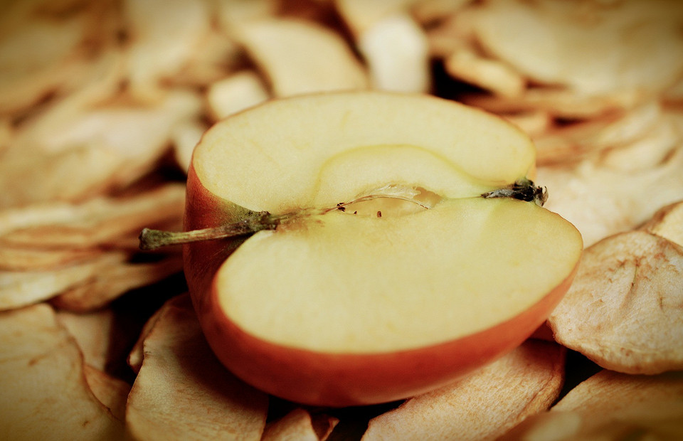 4 совета, как правильно хранить сушеные яблоки в домашних условиях