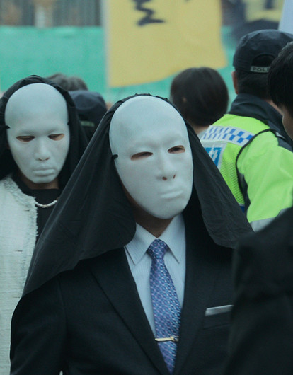 Дебютный сериал «Зов ада» неожиданно возглавил рейтинг Netflix, обойдя «Игру в кальмара»