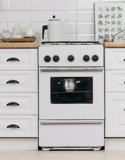 Как и чем почистить газовую плиту: эффективные способы борьбы с нагаром и жиром (видео)