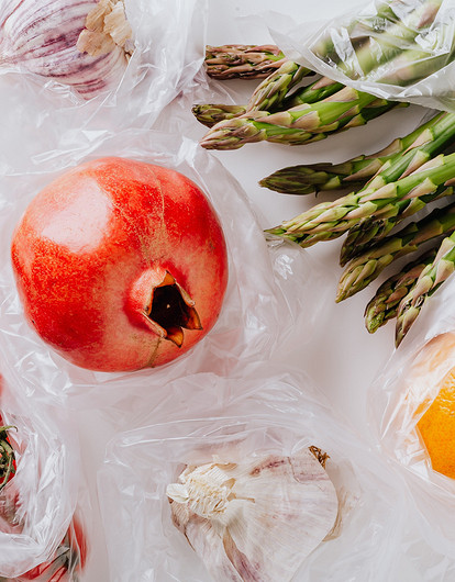 Невероятно, но факт: 10 хитрых способов использовать пищевую пленку (видео)