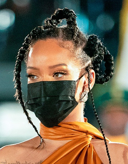 Певица Рианна получила звание национального героя Барбадоса