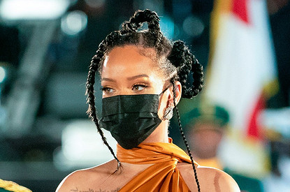 Певица Рианна получила звание национального героя Барбадоса