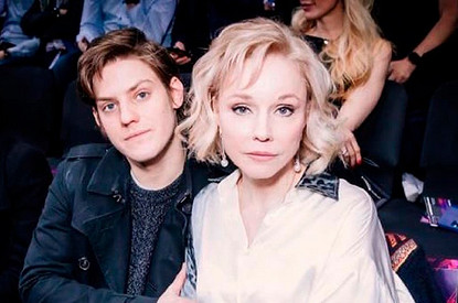 Марина Зудина поделилась редким фото годовалой внучки