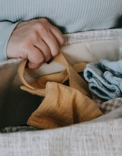 Как вывести пятна от пота и дезодоранта: 13 работающих способов