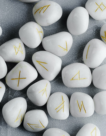 Ансуз, Руньо или Эйваз: какая ты руна по гороскопу