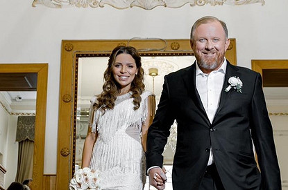 Константин Ивлев показал беременную молодую жену