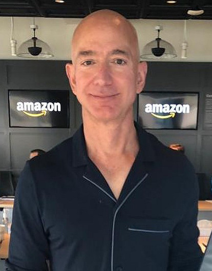 Джефф Безос решил напугать Ди Каприо после флирта с его девушкой (видео)