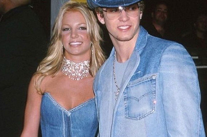 Как у Бритни: девушка сшила копию культового платья поп-певицы и хорошо заработала на нем