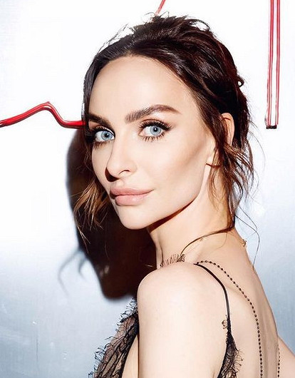 Молочников в чулках и Хрусталев с букетом: как Екатерина Варнава отметила 37-летие (видео)