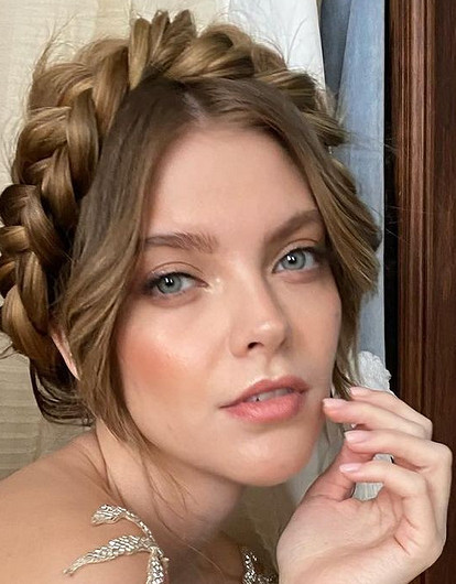 Тренд, который любят с детства: косы на длинные волосы