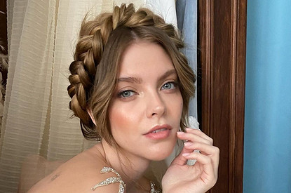 Тренд, который любят с детства: косы на длинные волосы