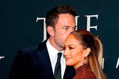 Дженнифер Лопес и Бена Аффлека застали за поцелуями (фото)