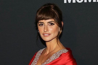 Пенелопа Крус в алом платье посетила гала-вечер