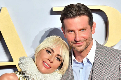 Леди Гага возобновила общение с Брэдли Купером