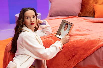 Наталья Орейро примерила наряд Милагрос из «Дикого ангела»