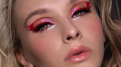 Самый простой и эффектный способ подчеркнуть глаза в макияже: показывает Роузи Хантингтон-Уайтли
