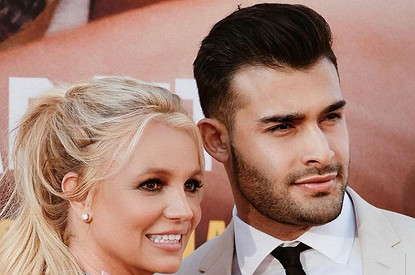 «Моя жена»: Сэм Асгари поздравил Бритни Спирс с 40-летием на борту частного самолета (видео)