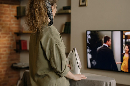 Как просто погладить без утюга: 12 лайфхаков (видео)