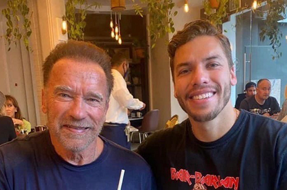 Сын Арнольда Шварценеггера отказался от знаменитой фамилии отца