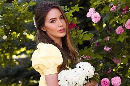 «Мне так нелегко сейчас. Больше не вижу смысла это скрывать»: Анастасия Костенко о послеродовой депрессии