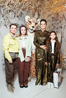 Катя Лель с дочерью, Слава и Тоня