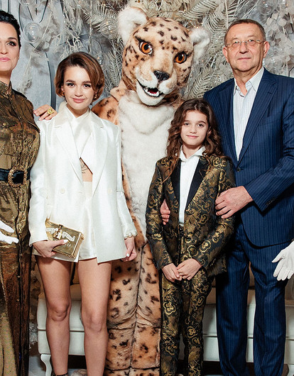 Ледовое шоу, настоящие ламы и не только: как прошел юбилей младшей дочери певицы Славы