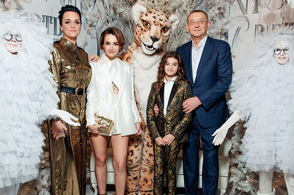 Ледовое шоу, настоящие ламы и не только: как прошел юбилей младшей дочери певицы Славы