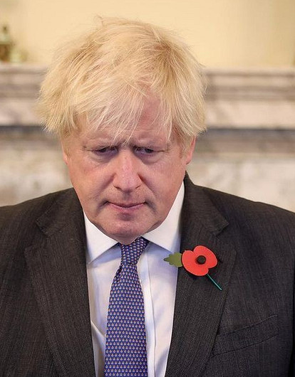 Британцы высмеяли главную рождественскую елку страны и назвали ее «прической Бориса Джонсона»