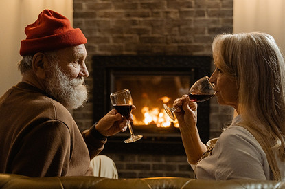 Что подарить маме и папе на Новый год-2022: 10 полезных вещей