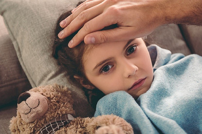 Лихорадка у ребенка: как помочь быстро и безопасно