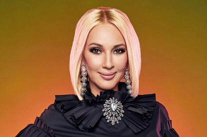 «Каблуки мне запрещены»: Лера Кудрявцева вызвала скорую помощь после «Песни года»