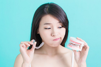 Брекеты или элайнеры: выбираем метод коррекции прикуса