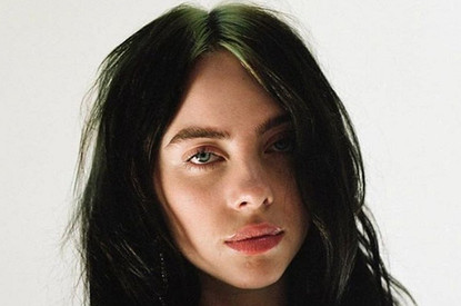 Билли Айлиш подала в суд на преследователя, который угрожал ее убить