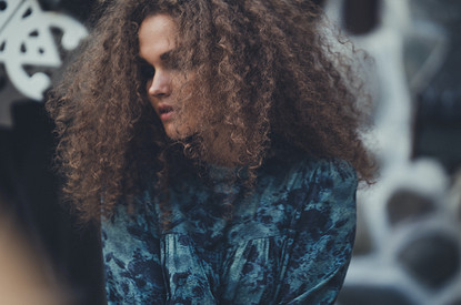 5 быстрых способов придать волосам объем (займет не больше 10 минут)