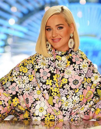 Кэти Перри засняли в купальнике через полгода после родов