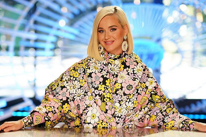 Кэти Перри засняли в купальнике через полгода после родов