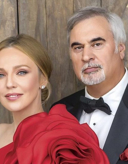 Валерий Мелазде и Альбина Джанабаева показали редкие снимки 17-летнего сына (поклонницы в восторге)