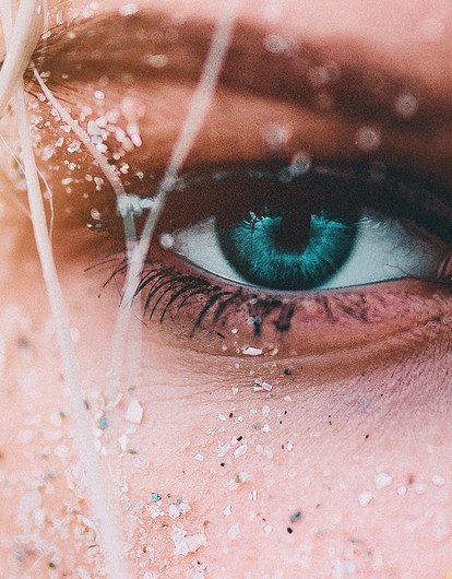 «Сейчас как все отскраблю»: бьюти-процедуры, которые нельзя делать в плохом настроении