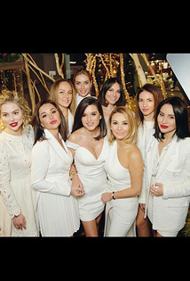 «Весело, но стыдно»»: Ксения Бородина показала новые фото с шикарного девичника в честь дня рождения