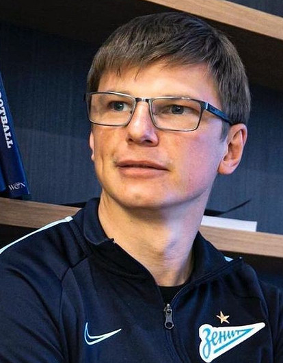 Мать Андрея Аршавина требует 1,9 миллиона рублей с тяжелобольной Алисы Казьминой