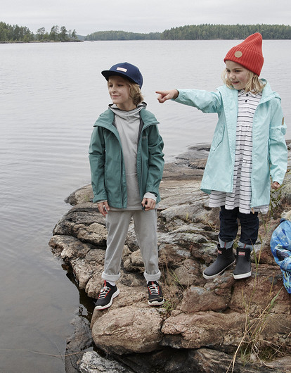 Как одевать ребенка весной? Советы эксперта для прогулок в любую погоду