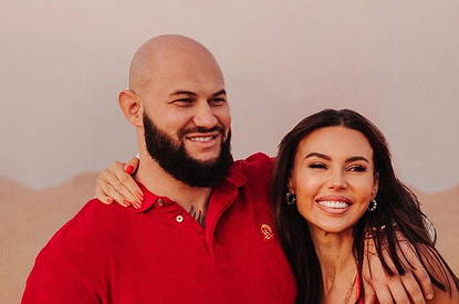 «На просто так»: Джиган подарил Оксане Самойловой автомобиль за 20 миллионов рублей