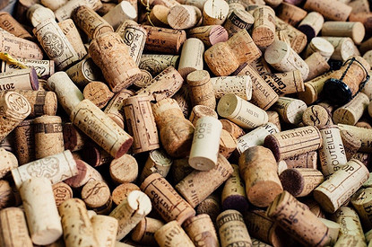 Как открыть вино без штопора в домашних условиях: 10 полезных лайфхаков (видео)