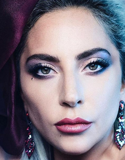 Леди Гаге — 35: 11 интересных фактов о певице, которая была серой мышкой, но стала мировой звездой