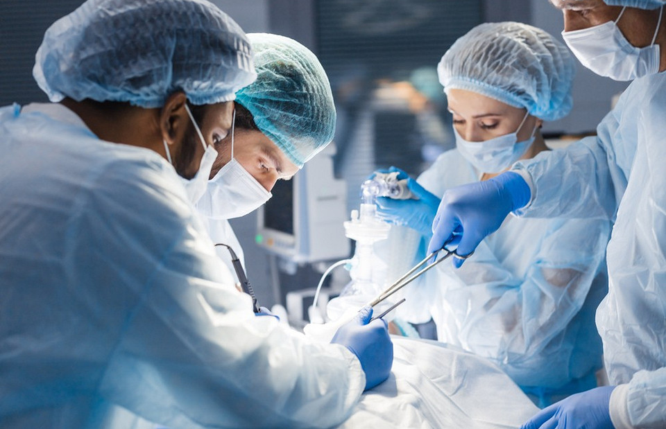 10 вопросов пластическому хирургу: о возможных рисках, плюсах и самих врачах